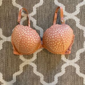 Victoria’s Secret push-up bra size 40DD